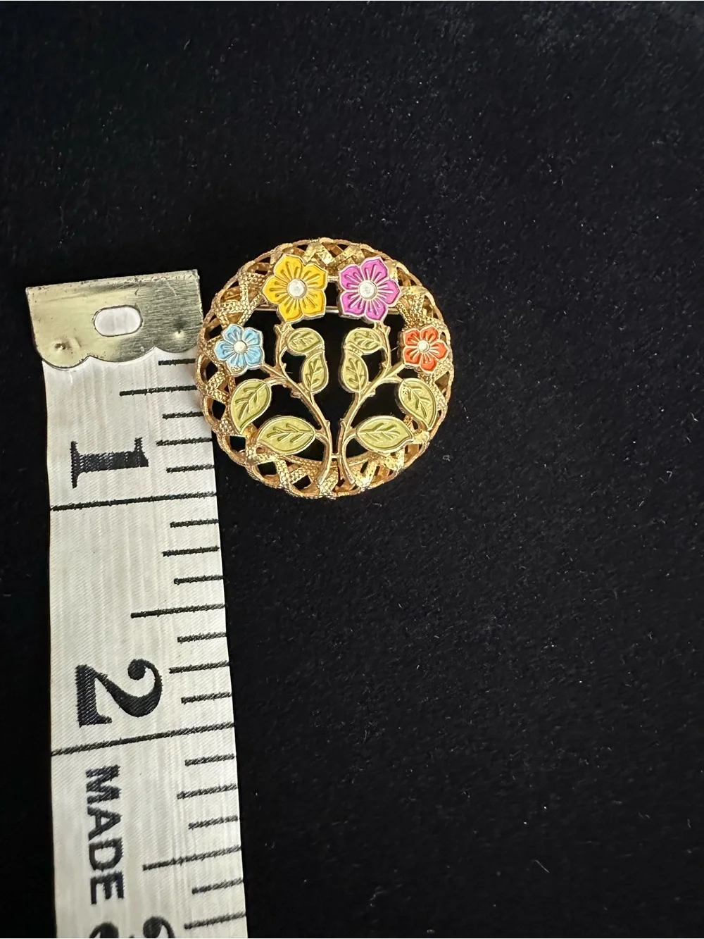 Vintage Gold Tone Floral Enamel Round Brooch - Multicolor